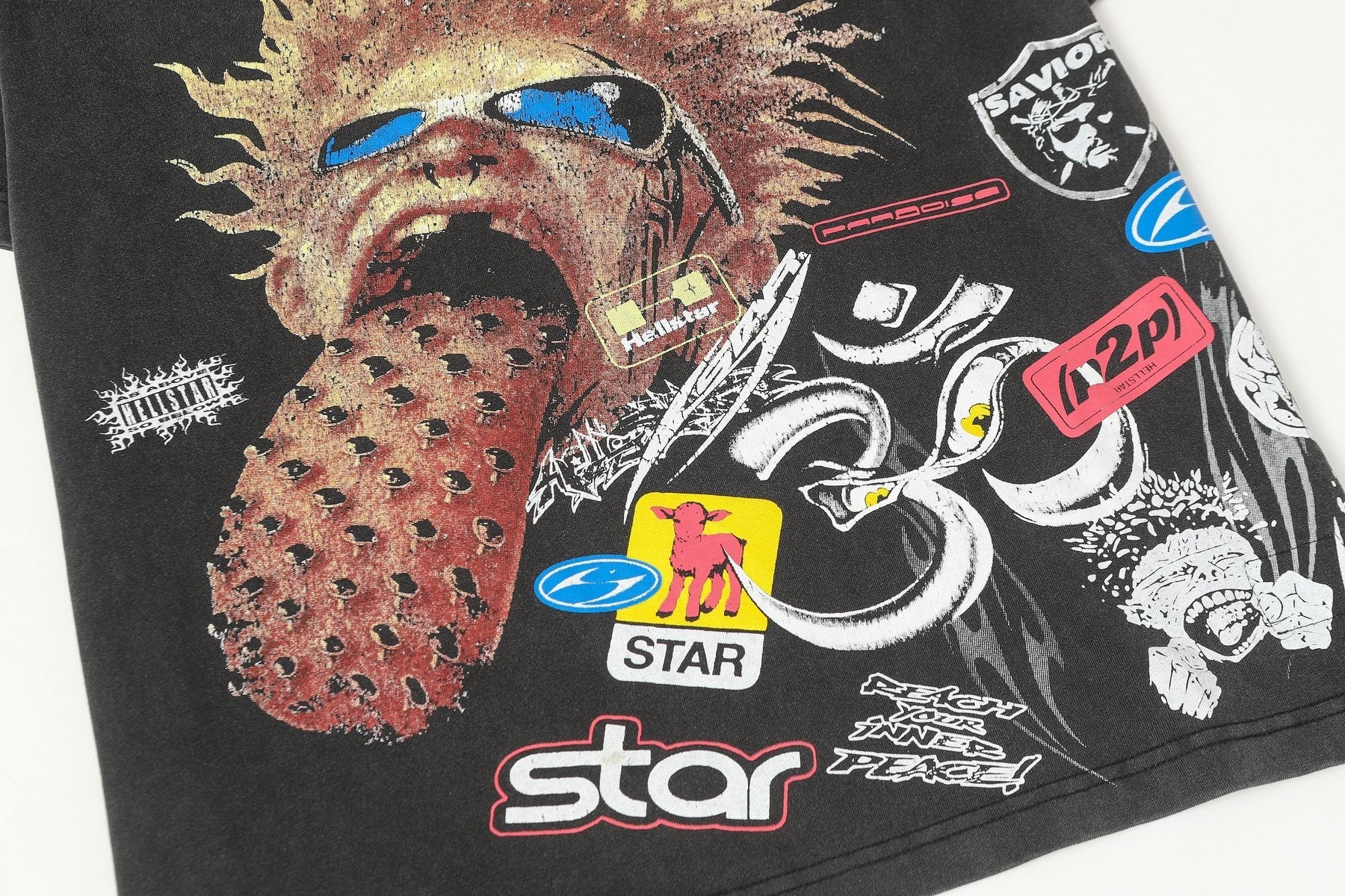 Hellstar Character & Graffiti Graphic Short-Sleeve T-Shirt — detail