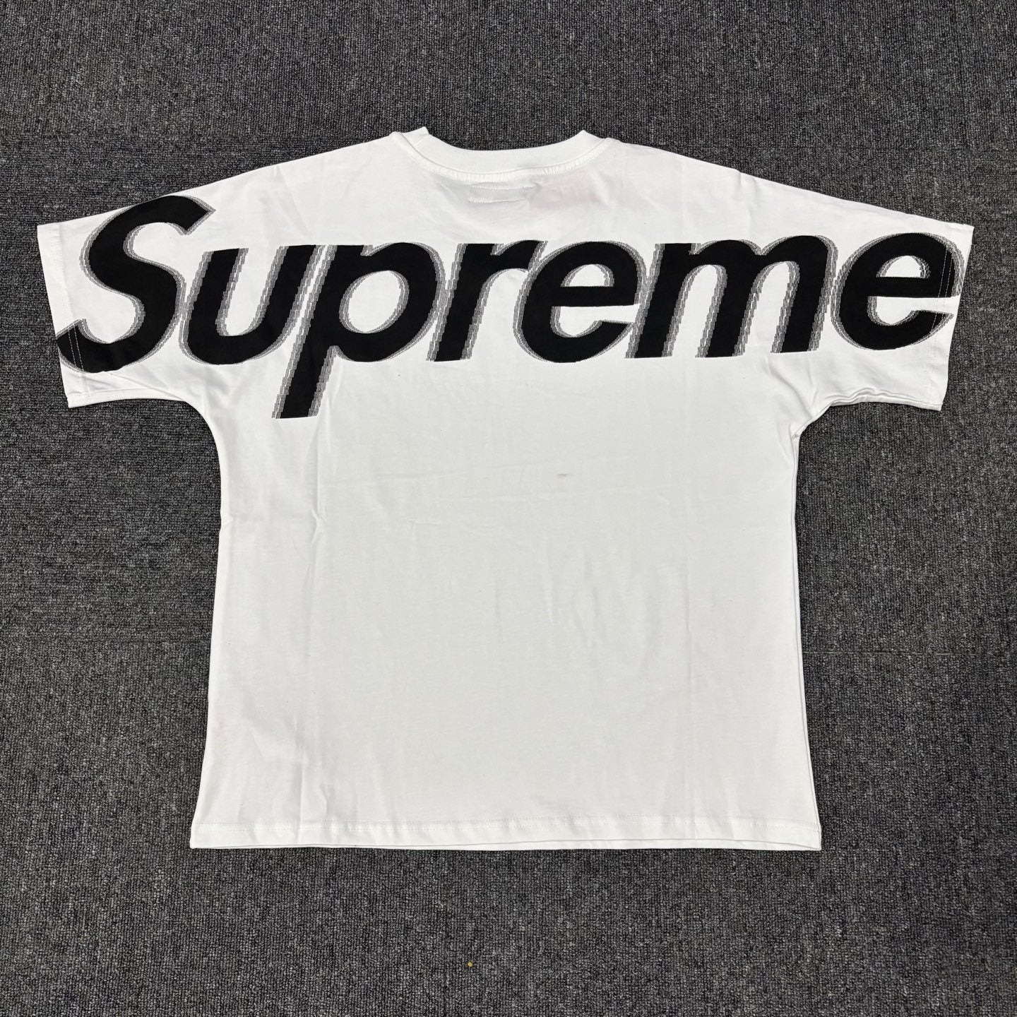 Supreme Oversized Wordmark Short-Sleeve T-Shirt — front