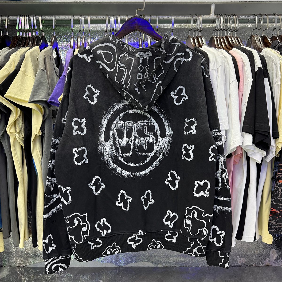 VALE USA Paisley Print Zip Hoodie — context
