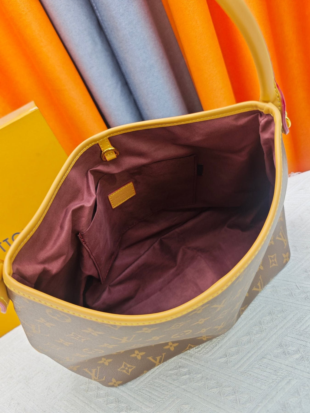 Louis Vuitton Graceful Curved-Top Hobo Bag — detail