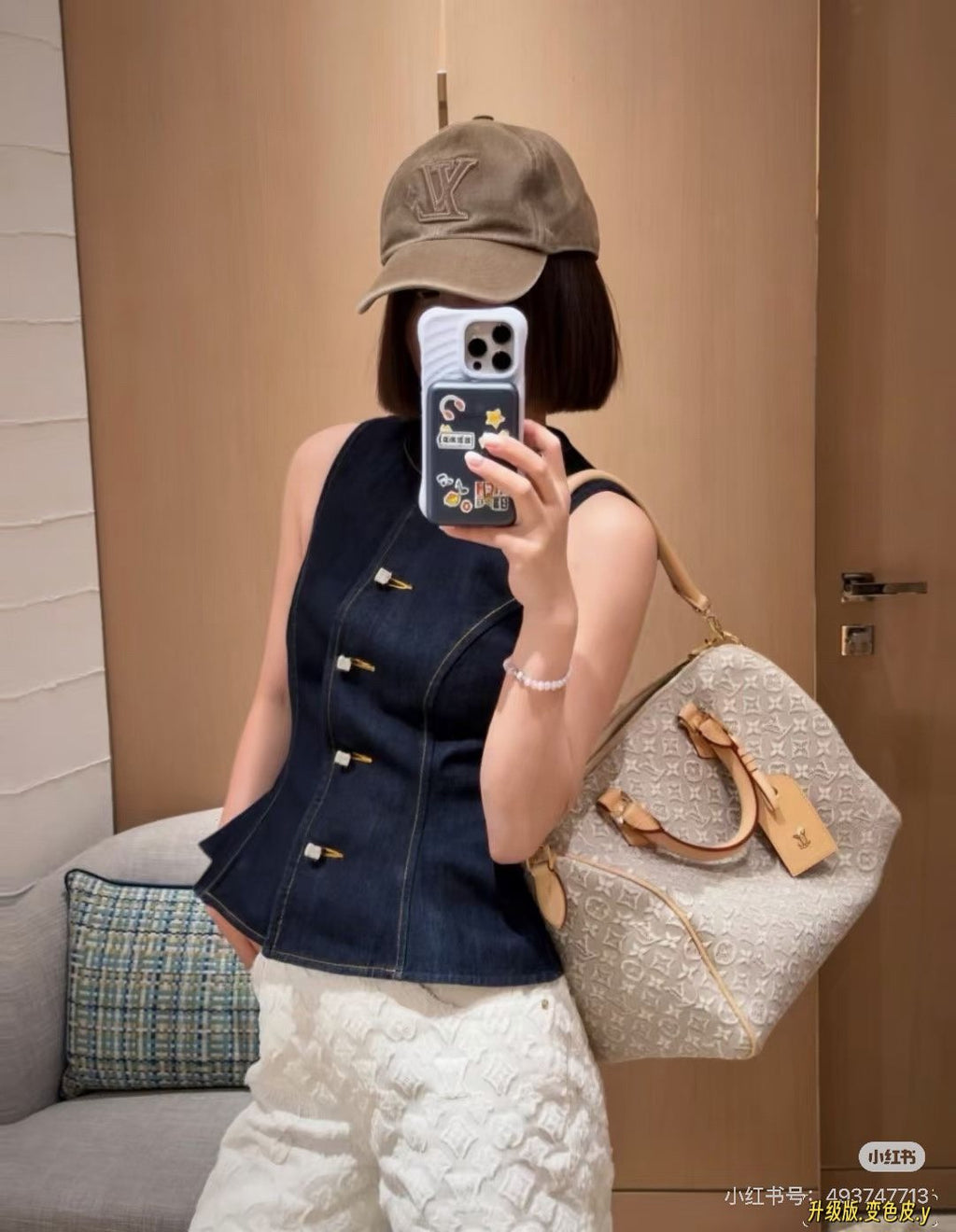Louis Vuitton Speedy Beige Monogram Satchel — model