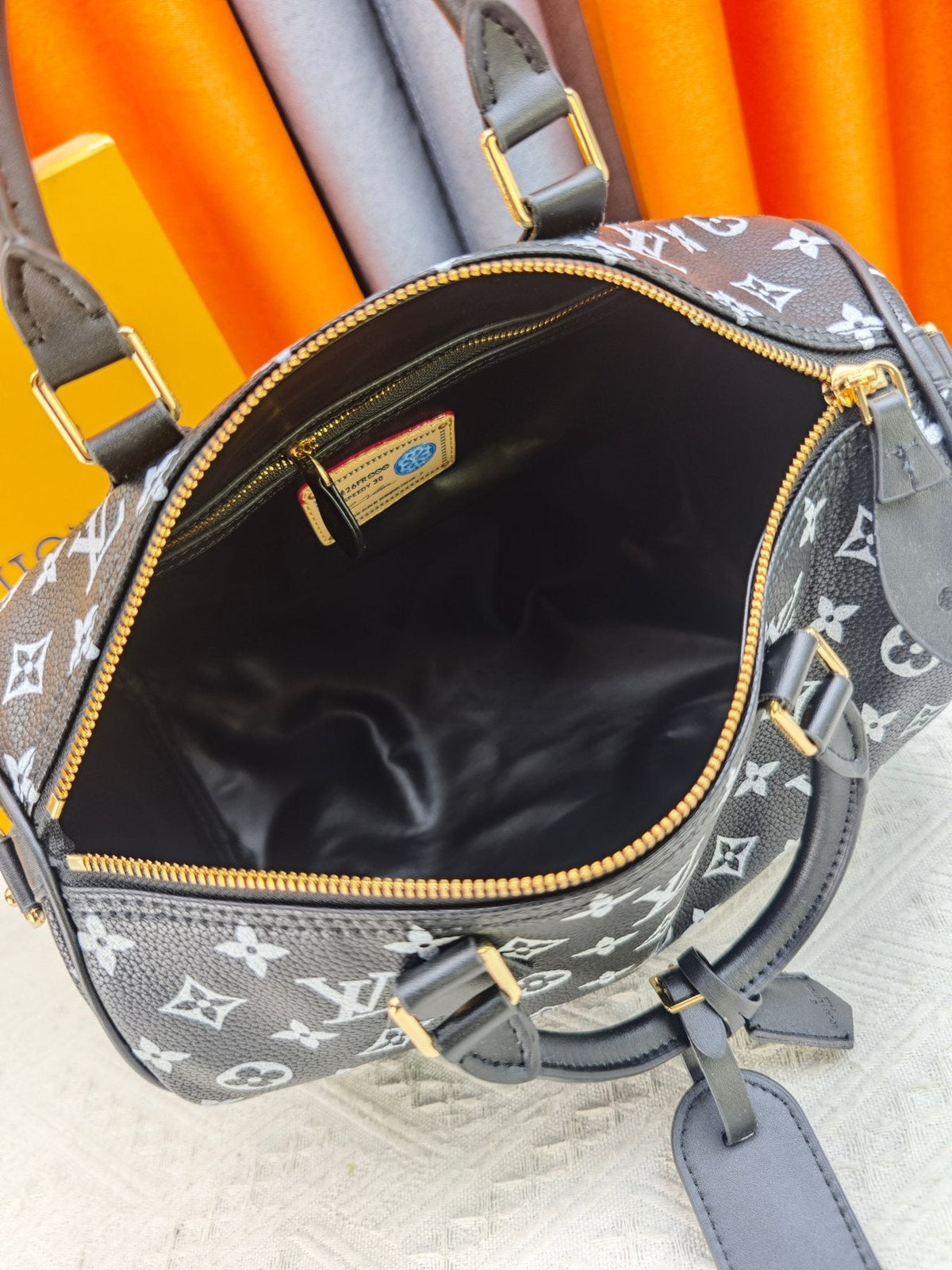 Louis Vuitton Speedy Bandoulière Monogram Bowling Bag — detail
