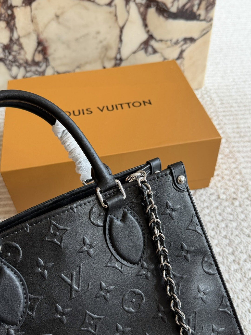 Louis Vuitton OnTheGo Chain-Detail Tote — detail
