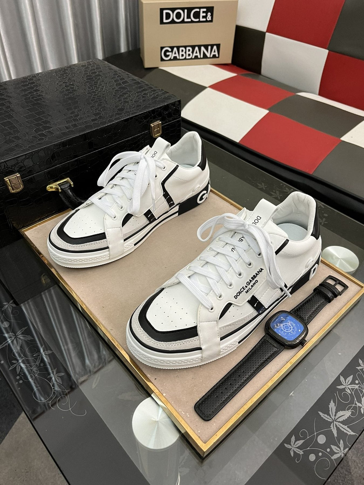 Dolce & Gabbana Contrast-Trim Lace-Up Sneakers — front
