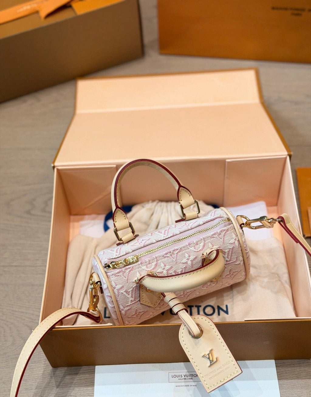 Louis Vuitton Speedy Bandoulière Monogram Empreinte Barrel Bag — detail