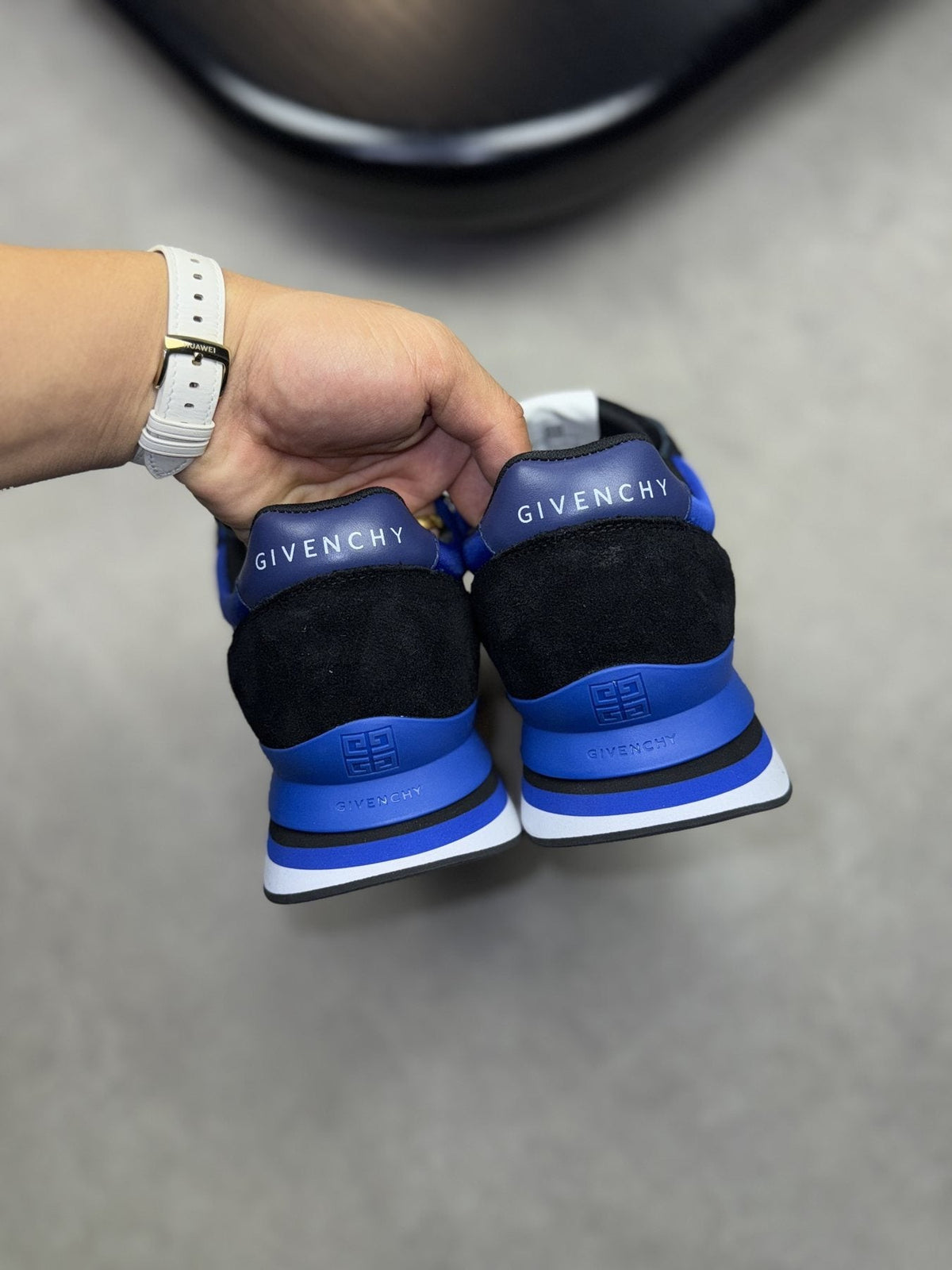 Givenchy Contrast-Trim Lace-Up Sneakers — back